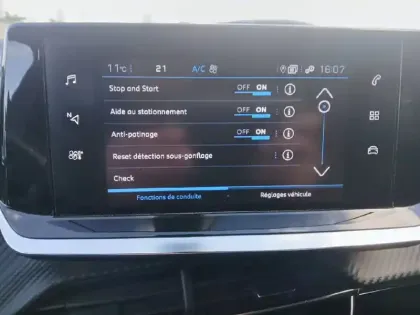 Photo 18 Peugeot 2008  PureTech 130 S&S EAT8