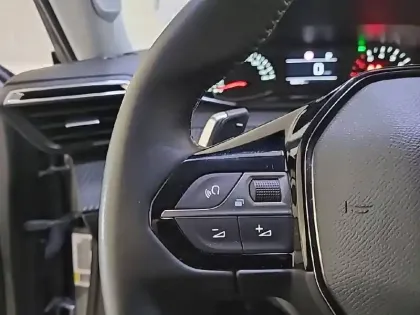 Photo 50 Peugeot 2008  PureTech 130 S&S EAT8