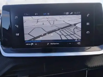 Photo 17 Peugeot 2008  PureTech 130 S&S EAT8