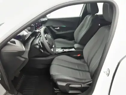 Photo 10 Peugeot 2008  PureTech 130 S&S EAT8