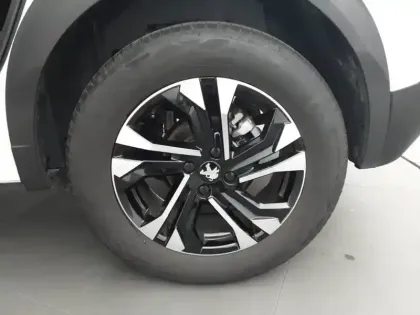 Photo 12 Peugeot 2008  PureTech 130 S&S EAT8