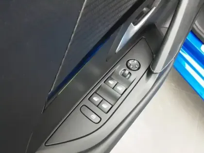 Photo 17 Peugeot 208  PureTech 100 S&S EAT8