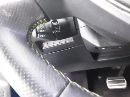 Photo 18 Peugeot 208  PureTech 100 S&S EAT8