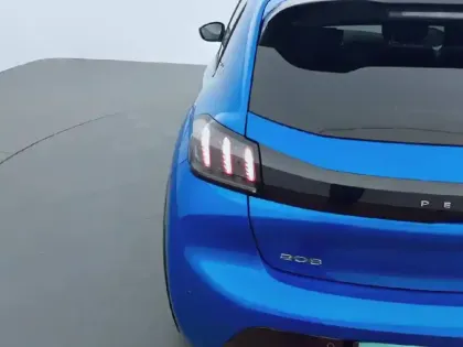 Photo 16 Peugeot 208  PureTech 100 S&S EAT8