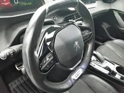 Photo 8 Peugeot 208  PureTech 100 S&S EAT8