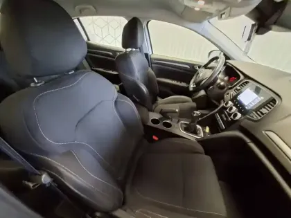 Photo 24 Renault Megane Mégane IV Berline Blue dCi 115 - 21N