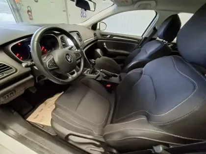 Photo 9 Renault Megane Mégane IV Berline Blue dCi 115 - 21N