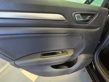 Photo 35 Renault Megane Mégane IV Berline Blue dCi 115 EDC - 21N