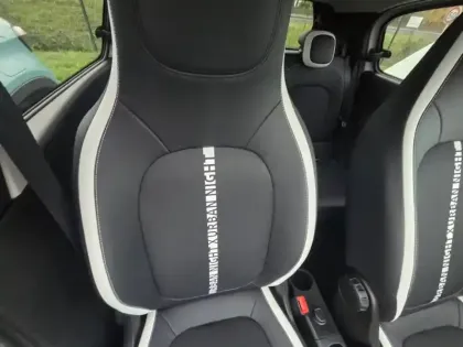 Photo 31 Renault Twingo  III SCe 65