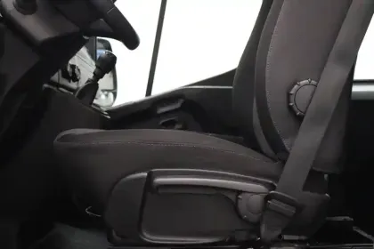 Photo 52 Renault Master  CA TRAC F3500 L2H2 BLUE DCI 150