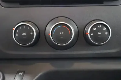 Photo 81 Renault Master  CA TRAC F3500 L2H2 BLUE DCI 150