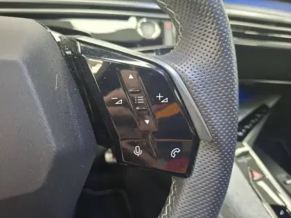 Photo 75 Peugeot 3008  Electrique 210 ch 73 kWh