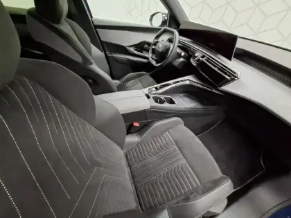 Photo 69 Peugeot 3008  Electrique 210 ch 73 kWh