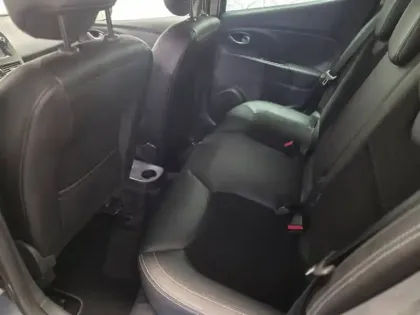 Photo 28 Renault Clio  dCi 90 E6C EDC