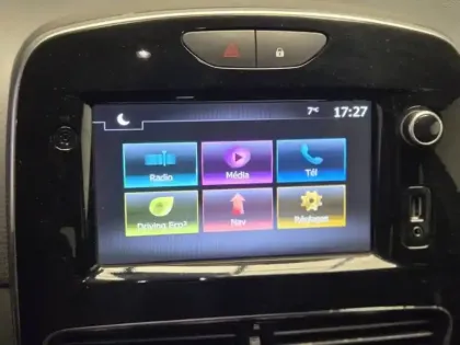 Photo 27 Renault Clio  dCi 90 E6C EDC