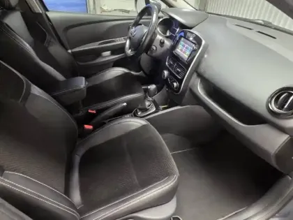 Photo 14 Renault Clio  dCi 90 E6C EDC