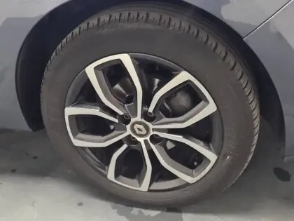 Photo 33 Renault Clio  dCi 90 E6C EDC