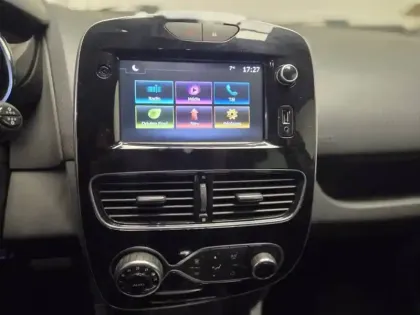 Photo 26 Renault Clio  dCi 90 E6C EDC