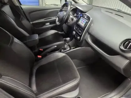 Photo 39 Renault Clio  dCi 90 E6C EDC