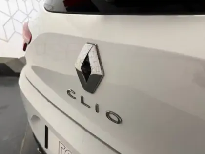 Photo 76 Renault Clio Gén. V (BJA) Ph1 NG Techno 5