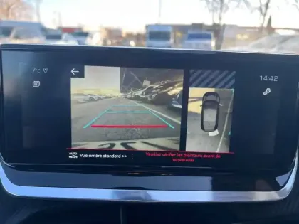 Photo 28 Peugeot 208  PureTech 100 S&S BVM6