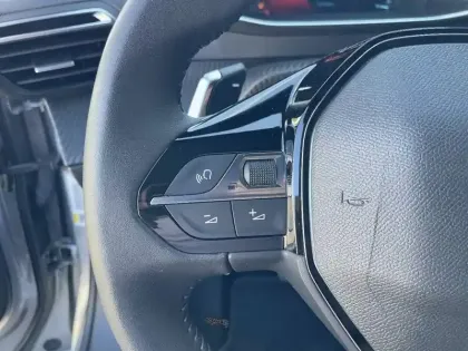 Photo 23 Peugeot 2008  PureTech 130 S&S EAT8