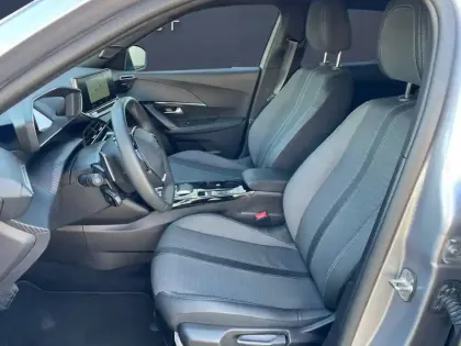 Photo 13 Peugeot 2008  PureTech 130 S&S EAT8