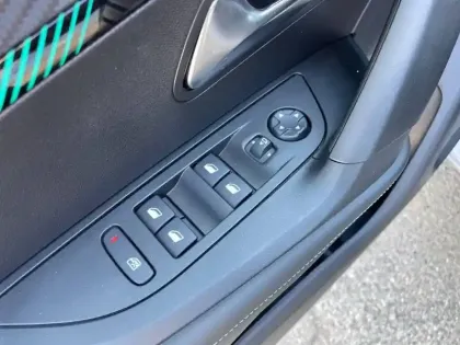 Photo 25 Peugeot 2008  PureTech 130 S&S EAT8