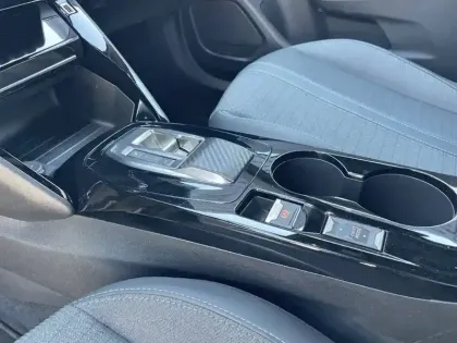 Photo 18 Peugeot 2008  PureTech 130 S&S EAT8