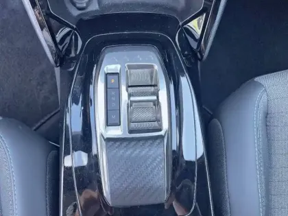 Photo 19 Peugeot 2008  PureTech 130 S&S EAT8