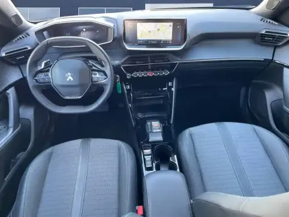 Photo 12 Peugeot 2008  PureTech 130 S&S EAT8