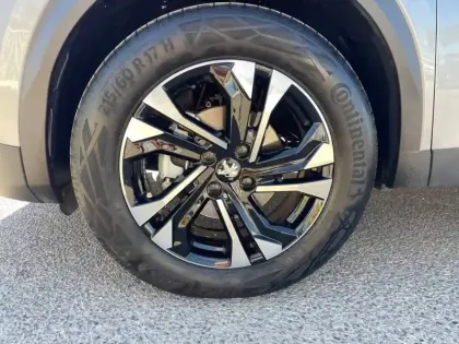 Photo 8 Peugeot 2008  PureTech 130 S&S EAT8