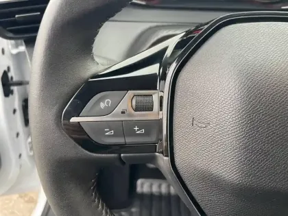 Photo 39 Peugeot 208  PureTech 75 S&S BVM5