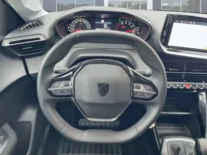 Photo 30 Peugeot 208  PureTech 75 S&S BVM5