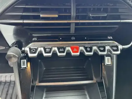 Photo 36 Peugeot 208  PureTech 75 S&S BVM5