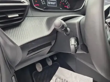 Photo 36 Peugeot 208  PureTech 75 S&S BVM5