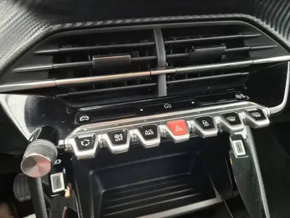 Photo 29 Peugeot 208  PureTech 75 S&S BVM5