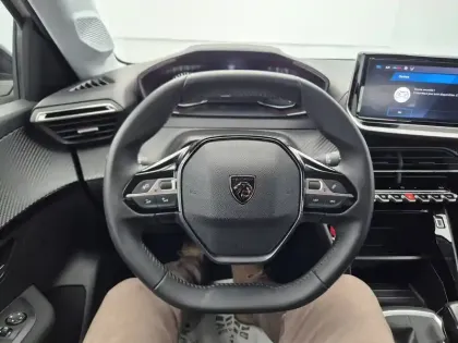 Photo 30 Peugeot 208  PureTech 75 S&S BVM5