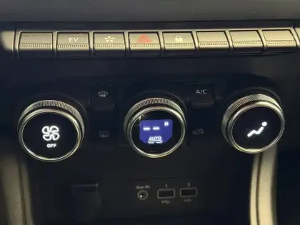 Photo 37 Renault Captur  E-Tech 145 - 21