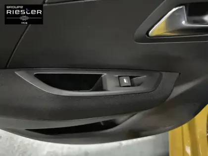 Photo 29 Peugeot 208  Electrique 50 kWh 136ch