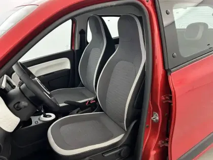 Photo 21 Renault Twingo  III E-Tech