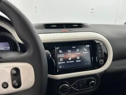 Photo 24 Renault Twingo  III E-Tech