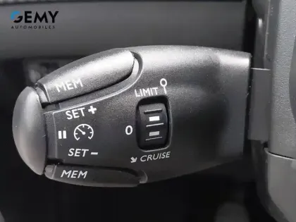 Photo 11 Peugeot 208  PureTech 100 S&S BVM6