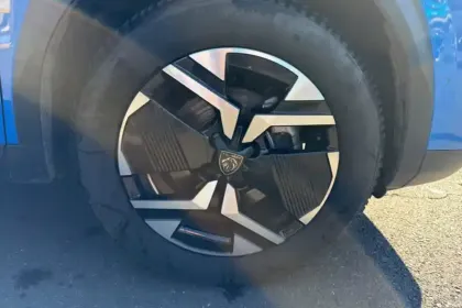 Photo 14 Peugeot 2008  Hybrid 136 e-DCS6