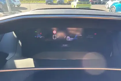 Photo 28 Peugeot 2008  Hybrid 136 e-DCS6