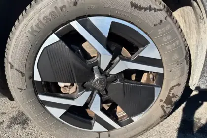 Photo 11 Peugeot 2008  Hybrid 136 e-DCS6