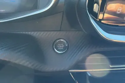 Photo 27 Peugeot 2008  Hybrid 136 e-DCS6