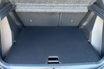 Photo 8 Peugeot 2008  Hybrid 136 e-DCS6