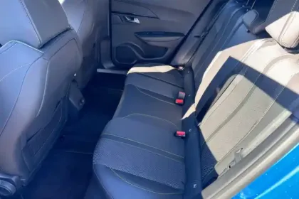 Photo 10 Peugeot 2008  Hybrid 136 e-DCS6