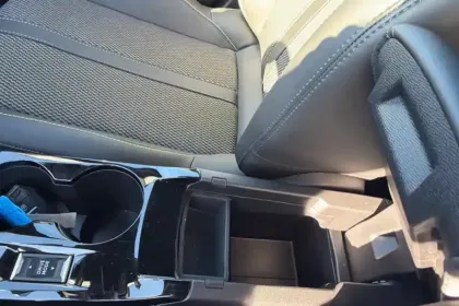 Photo 29 Peugeot 2008  Hybrid 136 e-DCS6